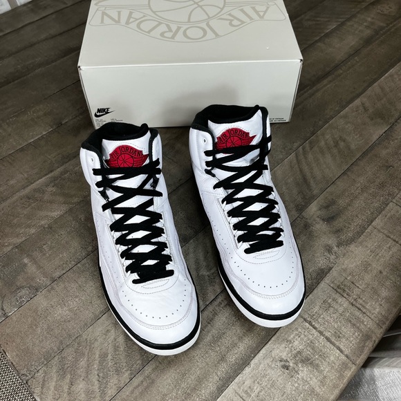 Nike Air Jordan 2 Retro Mid Chicago Sneakers Sz 11 - Picture 3 of 7
